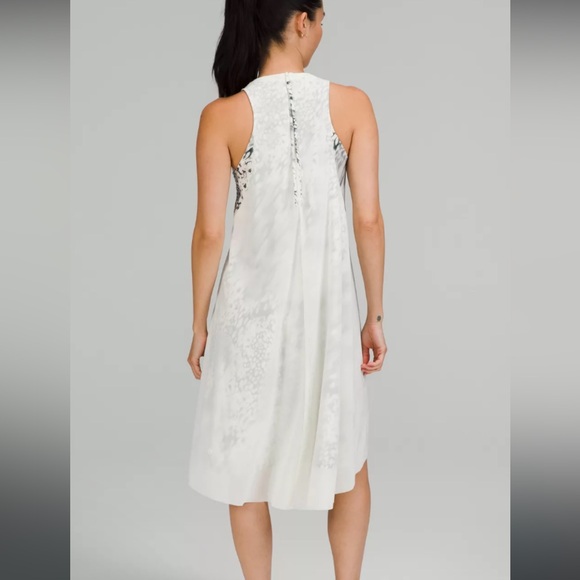 Lululemon mesh overlay Dress size 12 - Picture 8 of 8